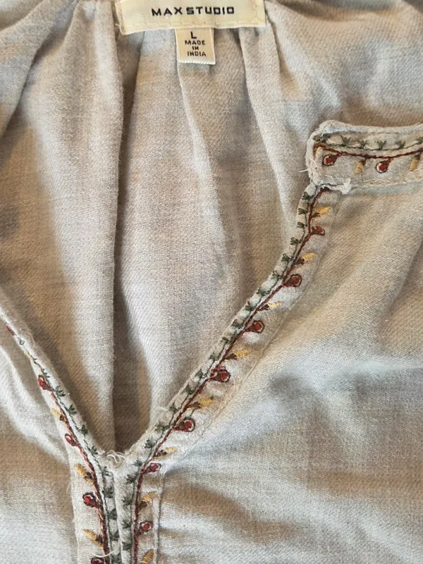 Max Studio Ecru Embroidered Peasant Blouse 3/4 sleeve Size Large Boho - Image 2