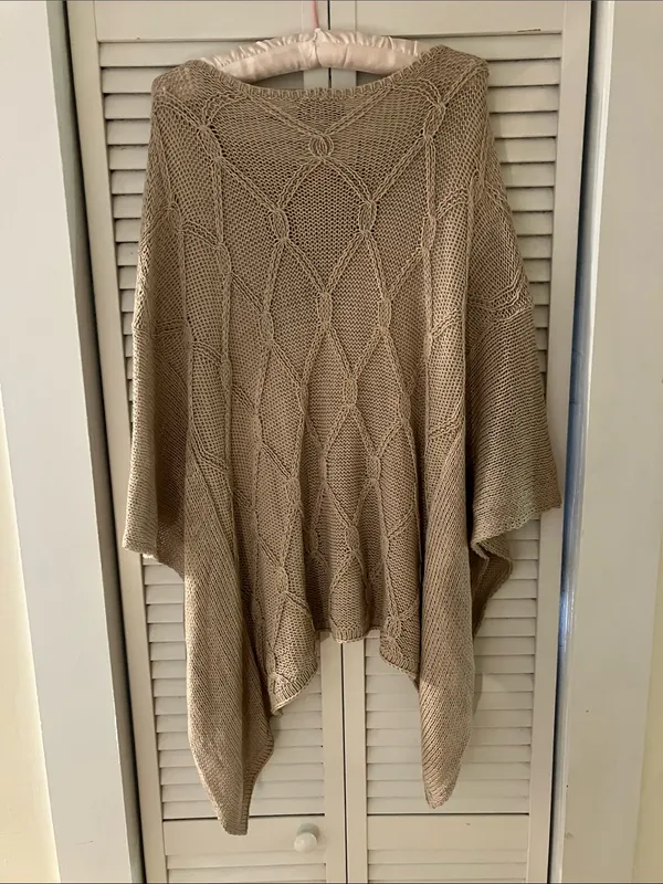 Wooden Ships Open Knit Tan Poncho Size Medium/Large - Image 4