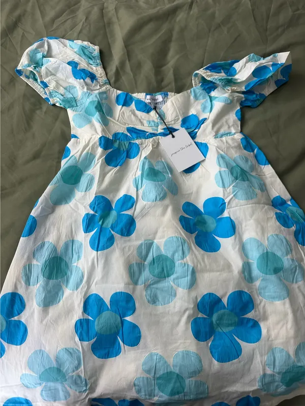 Blue and White floral dress - Image 4