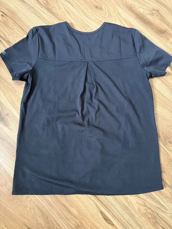 Med Couture Scrub Top  - Image 2