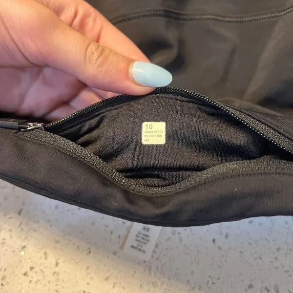 Size 8 lululemon skirt  - Image 3
