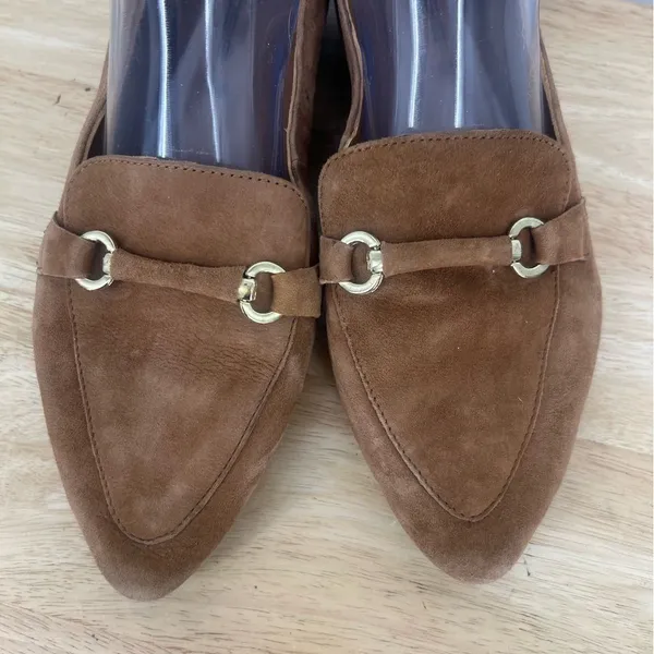 Hosis Brown Suede Loafers with Gold Accents - Image 12