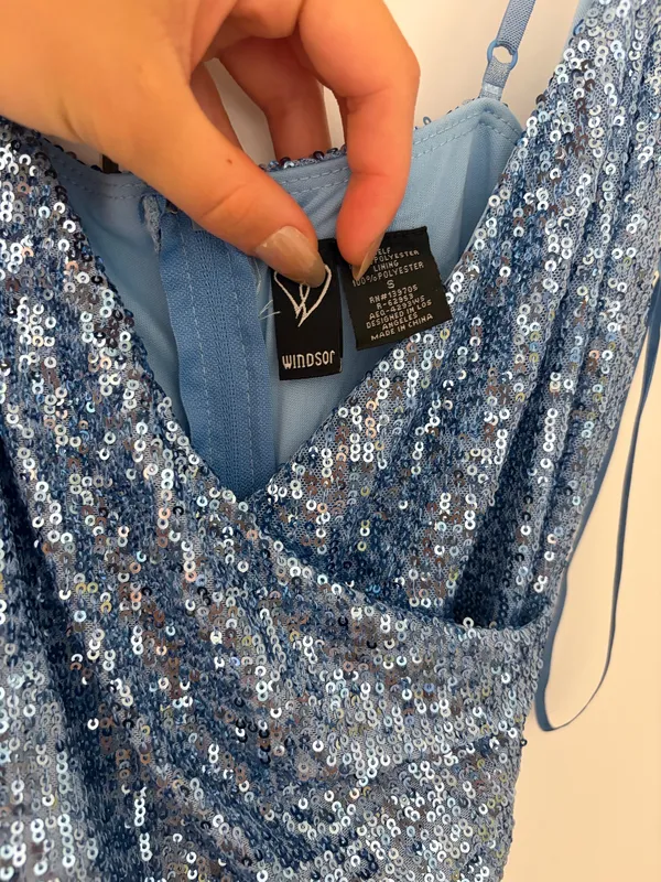 Windsor blue sequin maxi dress with silver glitter, size small #prom #glamour #party - Image 2
