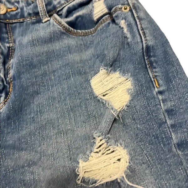 Old navy distressed high rise shorts size 6 - Image 2