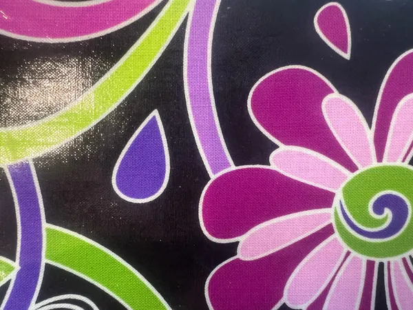 RETIRED: Vera Bradley | women’s Purple Punch pattern vinyl lunchbox. - Image 13