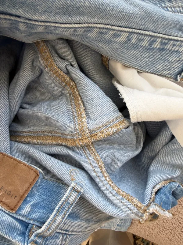 American Eagle Distressed Mom Jeans Size 10 Vintage Wash - Image 11