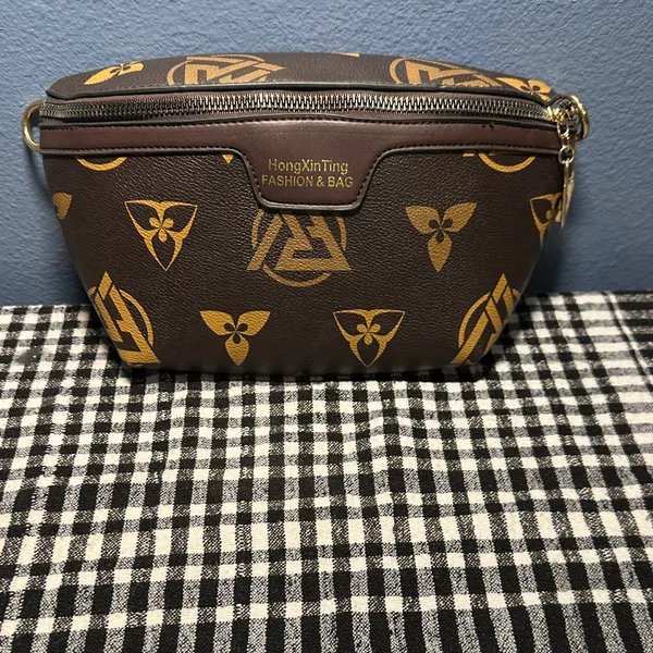 Brown and Tan Patterned Bag with 3 ways to wear and removable straps lie new - Image 7