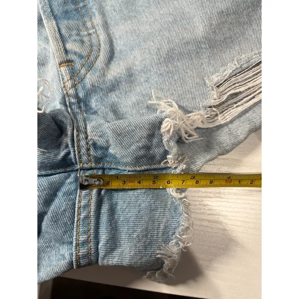 Levis Premium 501‎ Original Shorts Light Wash Distressed Cut Off W27 56327-0086 - Image 8