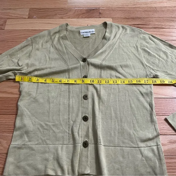 Vintage 100% Silk Minimalist Button Up Cardigan Small Green Neutral Quiet Luxury - Image 6