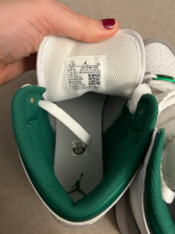 Air Jordan 1 Mid SE Grey Pine - Image 4