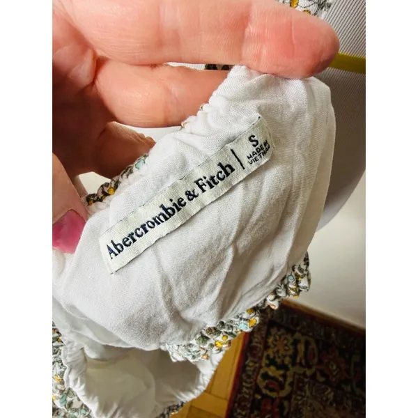 Abercrombie Green and White Floral Linen Crop Top - Image 3