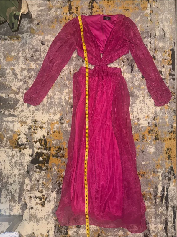 NWOT VICI Fuchsia Long Sleeve Cutout Maxi Dress SIZE SMALL - Image 3