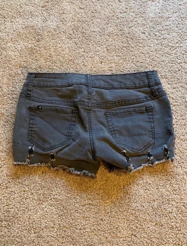 Hot Topic Grey Distressed Skull Shorts - Image 3