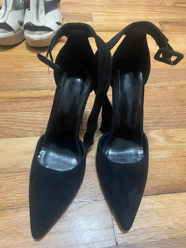 Heels Chunky Black Size 6.5 - Image 2