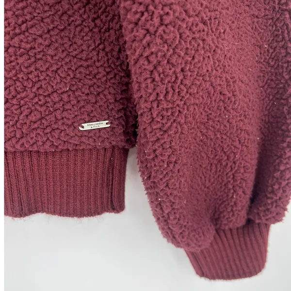 Abercrombie & Fitch Sherpa Womens Top Sz M Cozy Preppy Burgundy Athleisure Soft - Image 4