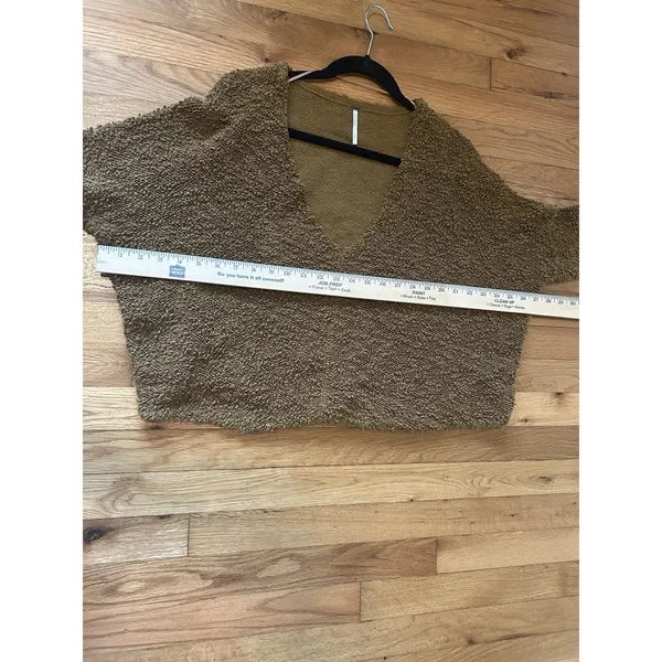Free People Fuzzy Popcorn V-Neck Sweater Size Large Cropped Slouchy Boho Casual - Image 9