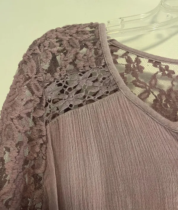Mudd Light Purple Lacey Long Sleeve Crop Top - Size Small - Image 4