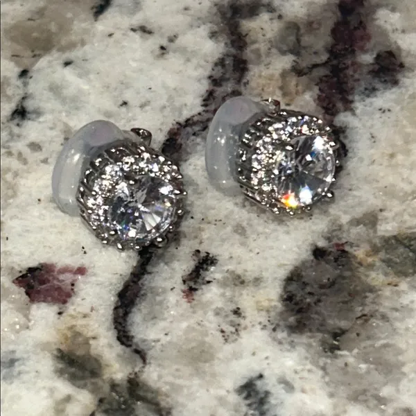 Sparking Hypoallergenic Cubic Zirconia Clip on Earrings 9mm NEW - Image 3