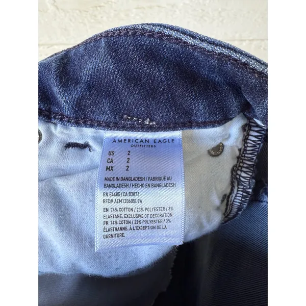 American‎ Eagle Midi Jean Shorts Button Fly Cuffed Raw Hem Size 2 - Image 3
