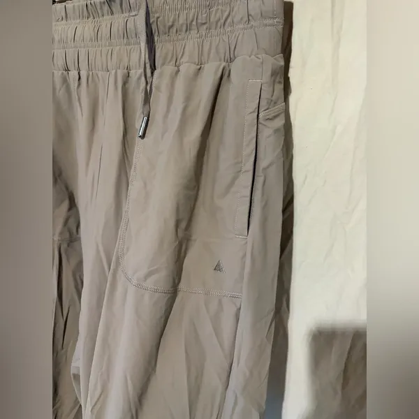 Balance athletica joggers - Image 2