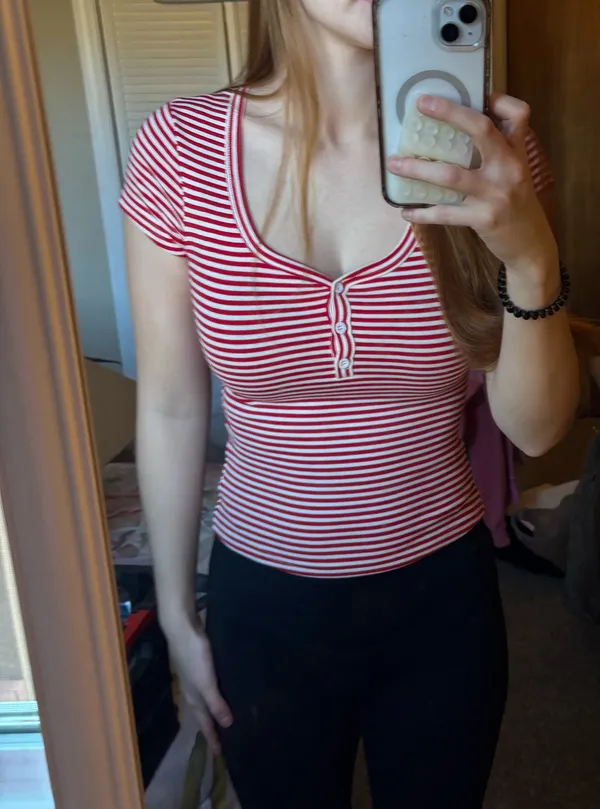 Edikted Kady Stripped Henley T-Shirt - Image 3