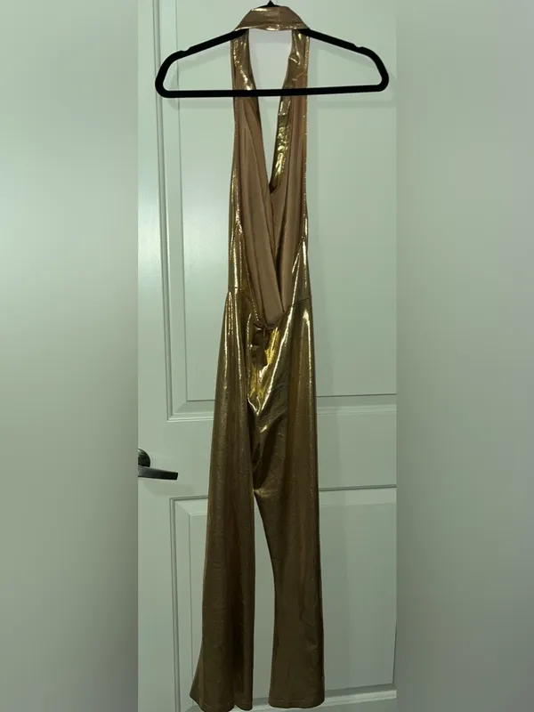 SHEIN Sexy Metallic Gold Halter Twist-Front Jumpsuit - Image 3