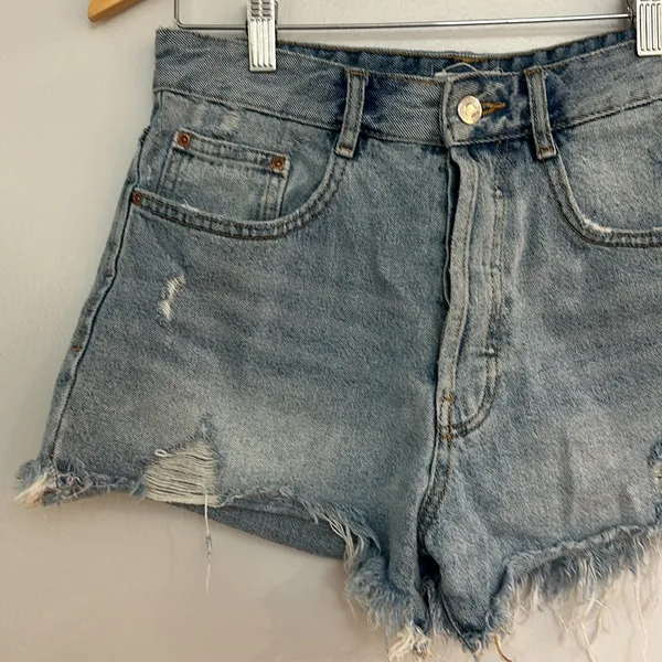 MOVING SALE Zara Distressed denim cutoff shorts - Image 4