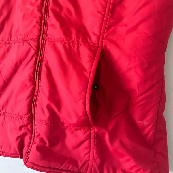 American Eagle Shelter Series Red Vest Sherpa Lined Size Medium Athleisure - Image 5