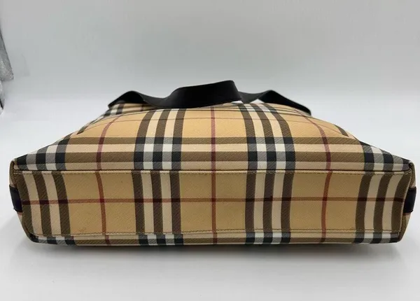 BURBERRY LONDON Nova Check Shoulder Bag PVC Leather Beige - Image 3
