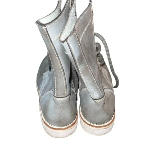 FREE‎ PEOPLE x Farlyn Robin Women's Leather Round Toe Combat Boots Gray Size 8 - Image 4
