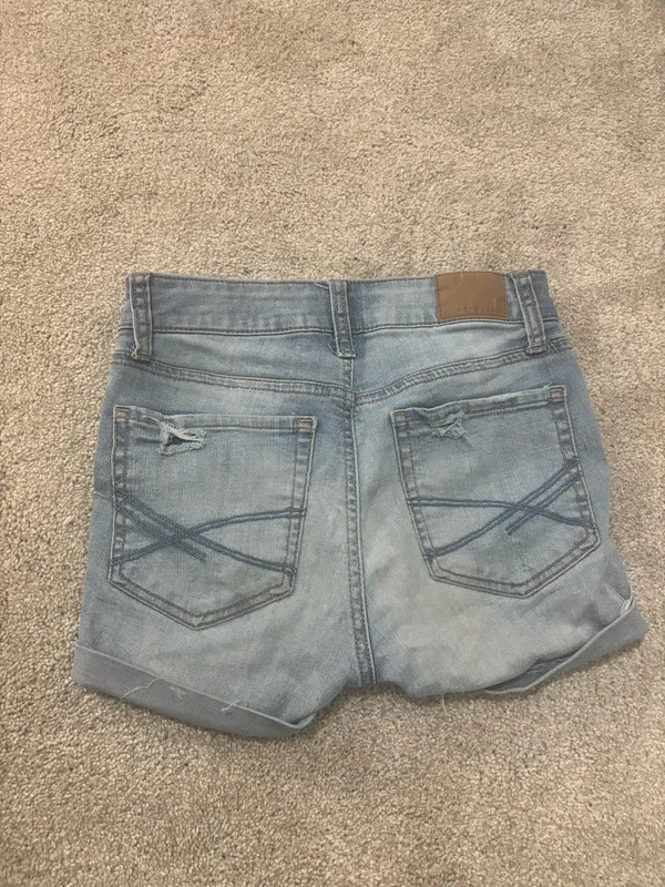Aeropostale Jean Shorts Ripped High-Waisted midi - Image 2