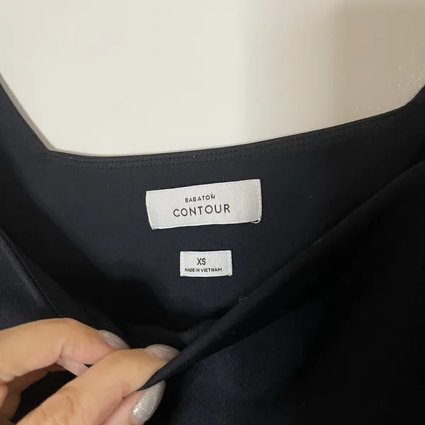 Aritzia Babaton Contour Square neck long sleeve black bodysuit size XS - Image 4