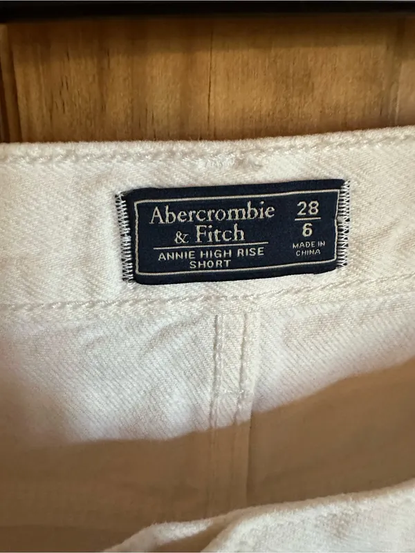 Abercrombie & Fitch Annie high rise White Frayed Hem Denim Jean Shorts Size 28 - Image 2