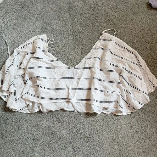VICI Crop Top Womens XS White Striped Tie Back‎ Boho Flowy Bell Sleeve Blouse - Image 8
