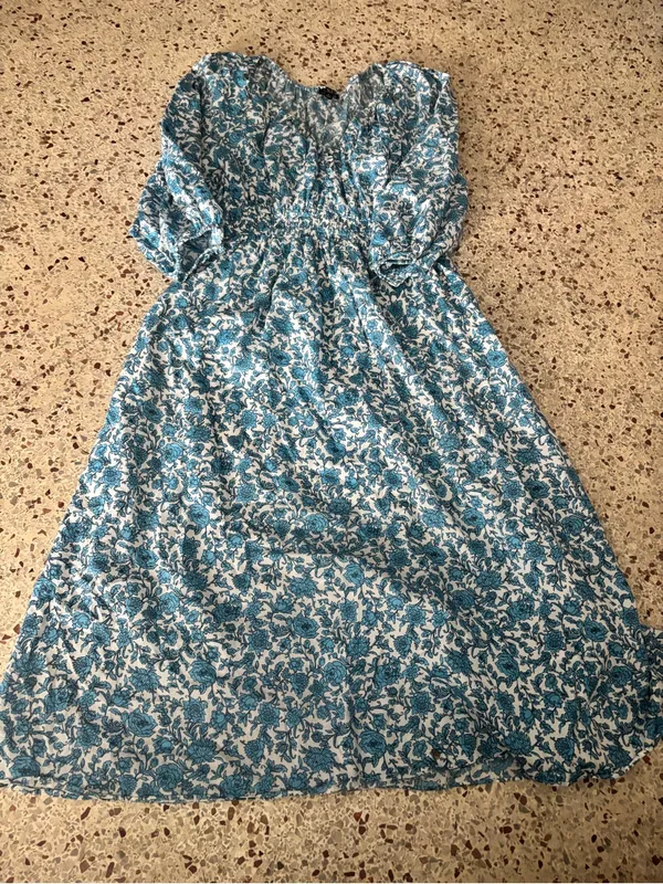 J.Crew Smocked Waist V-Neck Midi Dress in the Blue Blooms medium - Image 3