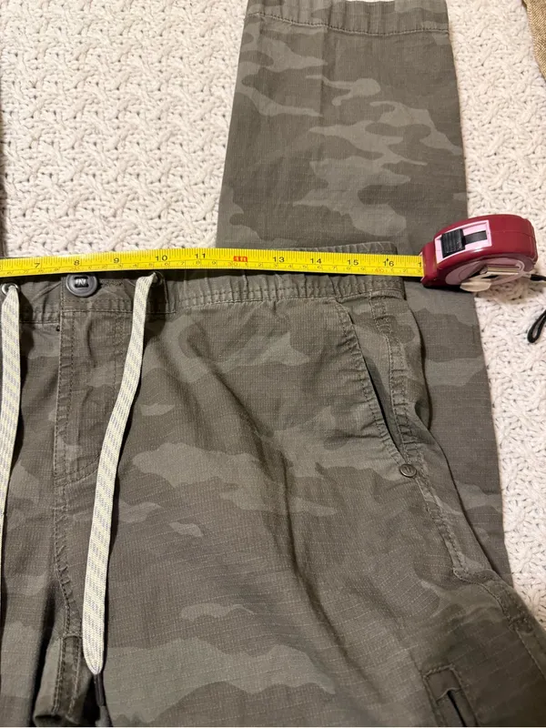 Vuori women’s medium Olive Gray Camo Cargo Pants - Image 11