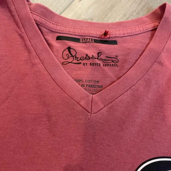 Pressbox Red V-Neck T-Shirt Georgia Bulldog size small - Image 3