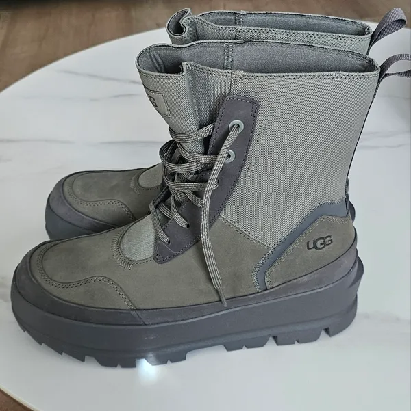 New ugg Lug Moss Green Women’s Combat Boots. ,Size 9 Heel Height 2 1⁄2 in - Image 3