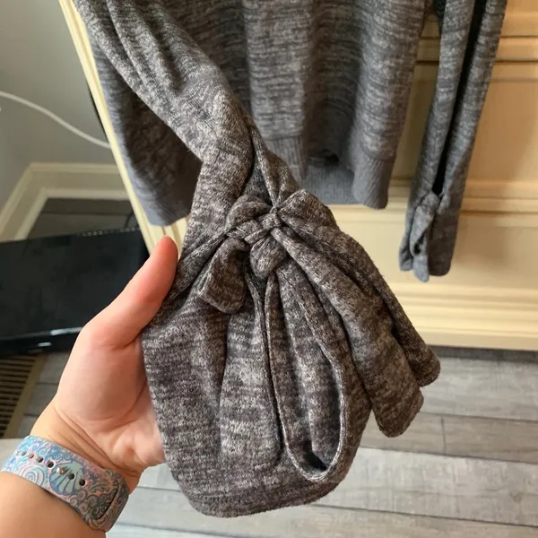 Abercrombie & Fitch tie sleeve sweater - Image 3
