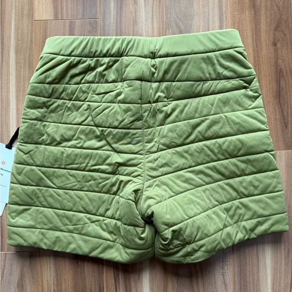 NWT Lululemon Dynamic Movement Short 5" - size 6 - Image 2