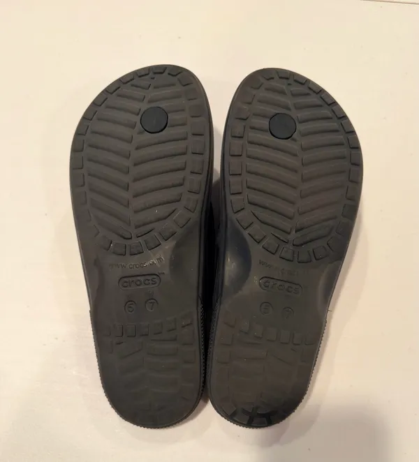Crocs | Baya II flip-flop shoes. Size: Men-5, Women-7. - Image 5