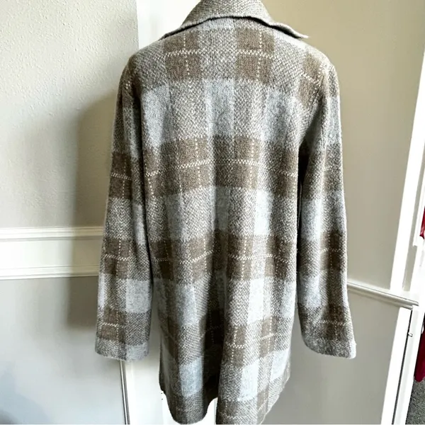 Joseph A Tan and Gray Plaid Sweater Jacket Small - Image 7