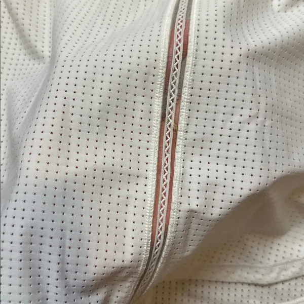 Nwot Lululemon White Mesh Lace Tank - Image 5