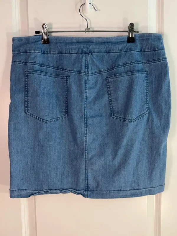 Chico's Blue Denim Skort Size 2 - Image 3
