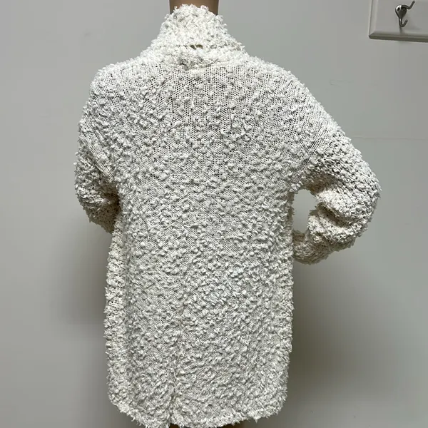 Anthropologie Akemi & Kin Cream Eyelash Open Front Cardigan size SX Oversized - Image 5