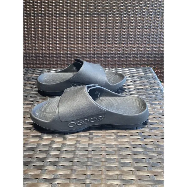 Oofos sandals womens size 9 Black - Image 3