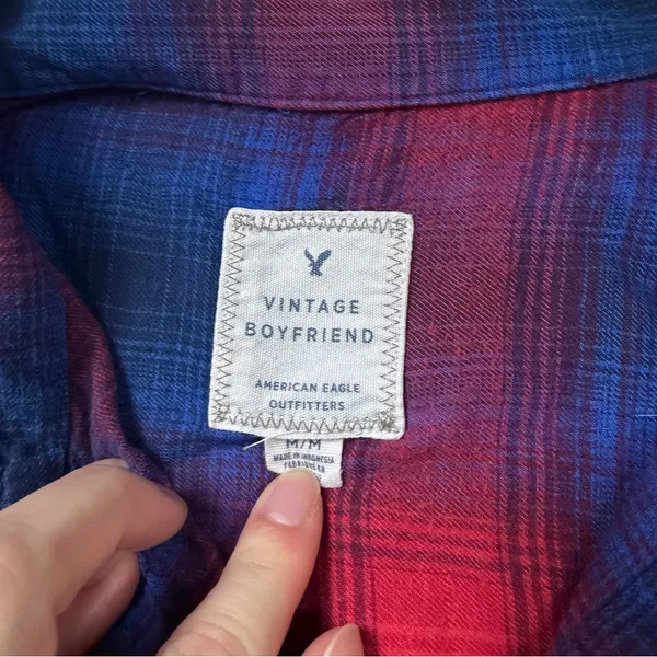 American Eagle Vintage Boyfriend Blue Red Plaid Flannel Shirt Size Medium - Image 3