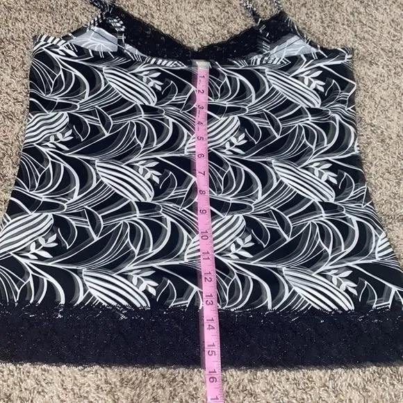 5/$30 🎈 GNW women’s medium‎ floral camisole - Image 3