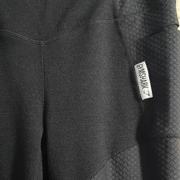 Gymshark Black Leggings Sleek Athletic Wear - Image 5