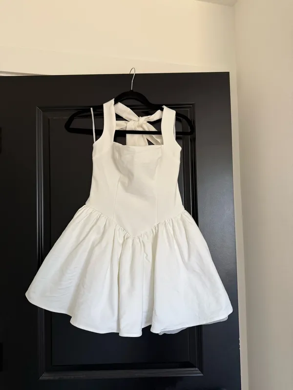 NWI Showpo HELDA White Halter Tie Neck Corset Panel Mini Dress size 6 - Image 5